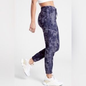 Athleta Farallon Printed Joggers size 6 NWOT